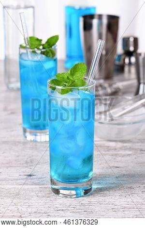 Blue Mojito. Cocktails Liqueur  Based Blue Curacao