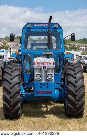 West Bay.dorset.united Kingdom.june 12th 2022.a Roadless 9804 Tractor Is On Display At The West Bay 