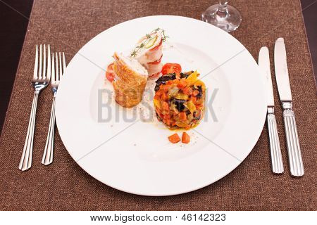 Tavuk salatası