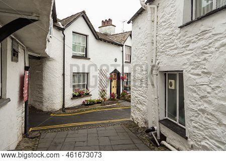 Hawkshead, Cumbria, Uk, 15 August 2018 - Facade Of A White Buildings In The Village Of Hawkshead In 