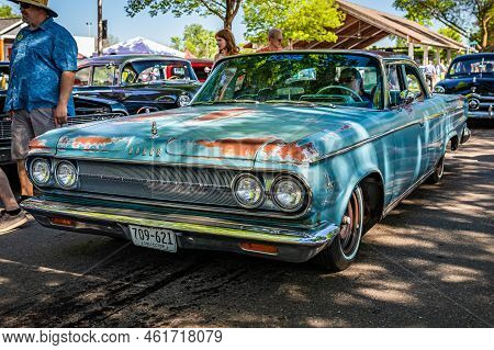 Falcon Heights, Mn - June 18, 2022: Front Corner View Of A 1963 Dodge Custom 880 Sedan At A Local Ca
