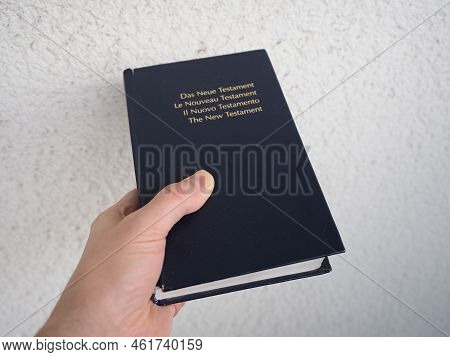 Multilingual New Testament