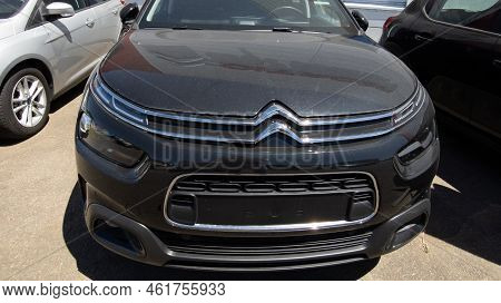 Bordeaux , Aquitaine  France - 10 09 2022 : Citroen Logo Brand And Text Sign C4 Car New Ev Electric 
