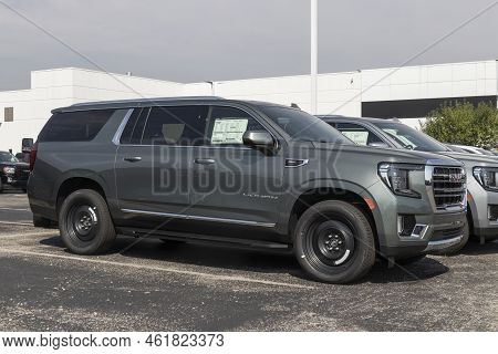 Fishers - Circa September 2022: Gmc Yukon Suv Truck Display At A Dealership. Gmc Offers The Yukon In