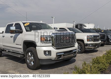 Fishers - Circa September 2022: Used Gmc Truck Display. With Current Supply Issues, Gmc Is Buying An