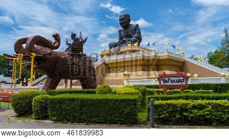 Luang Pu Thuat Wat Huay Mongkol Hua Hin Thailand, Big Buddha Wat Huay Mongkol