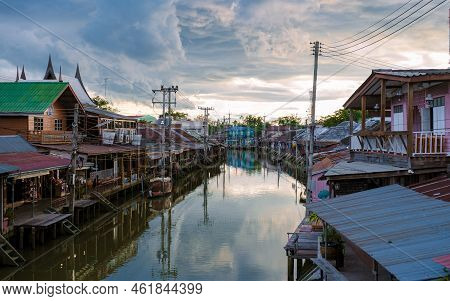 Amphawa Floating Market And Thai Cultural For Tourist Destination Amphawa Thailand