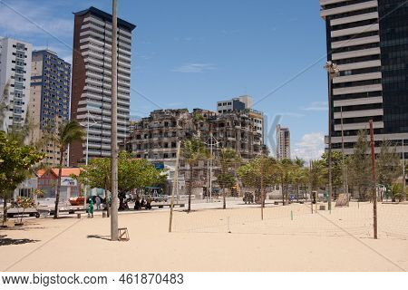 Fortaleza Ceara, Brazil, September 13 2022 A Stretch Of Sandy Beach Front Near Iracema Beach In The 
