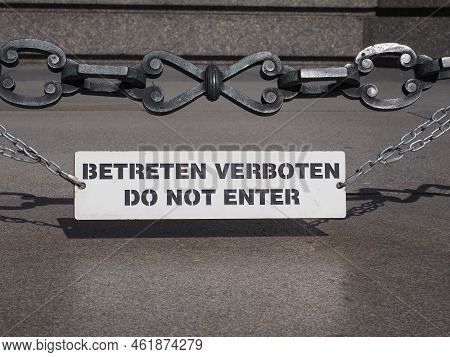 Do Not Enter Sign In German And English