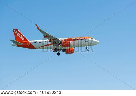 Larnaca, Cyprus - September 10, 2022: Airbus A320-251n Of Easyjet Airlines Landing At Glafcos Clerid