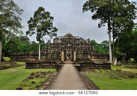 Baphuon Tempel