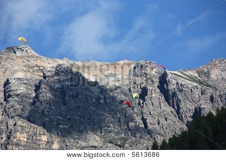 Paragliding in den Alpen
