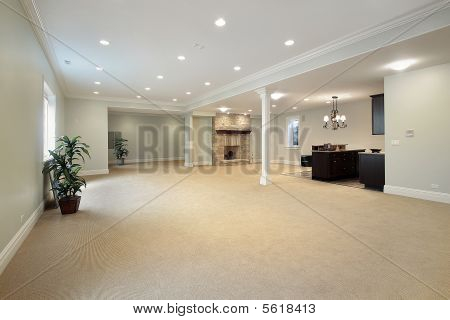 Suterén Iwth kamenný krb