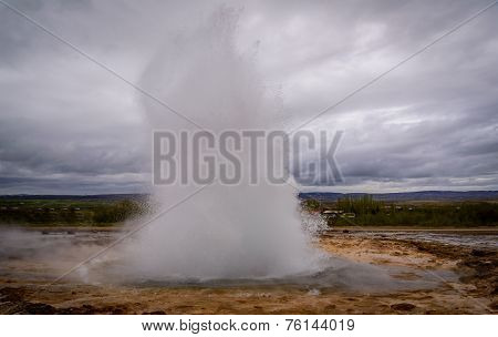 Erruption Of Great Geysir, Golden Circle Tour, Iceland