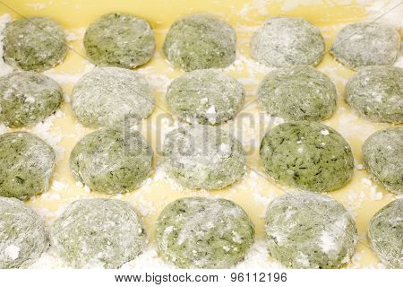Aligned kusa-mochi