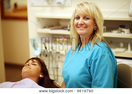 Glad klinikassistent
