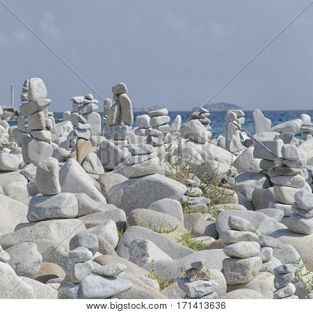 Striking statues made from stones in perfect balance