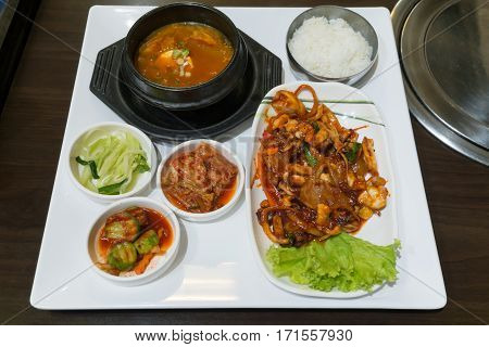 Nakji Deopbap Is Stir-fried Octopus (nakji) With Rice(bap) - Korea Food