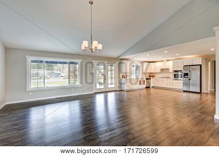 Spacious Rambler Home Interior With Vaulted Ceiling