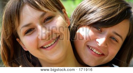 สาววัยรุ่นที่น่าสนใจ