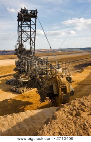 Escavatore a benna gigante