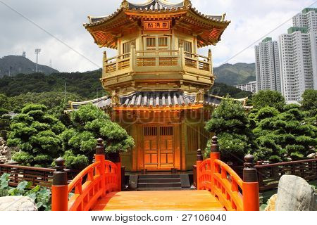 Pavilon absolutní dokonalosti v zahradě Lian Nan, Hongkong.