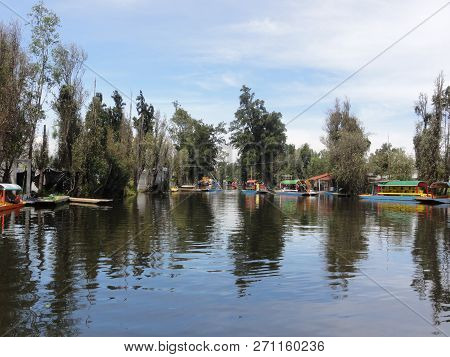 Xochimilco Is One Of The Sixteen Delegations Of The Town Of Mexico City In Mexico. Its Seat Is El Ro