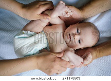 Be Fexible. Newborn Baby Do Gymnastics. Newborn Body Care. Baby And Parents. Trust Relations And Rel