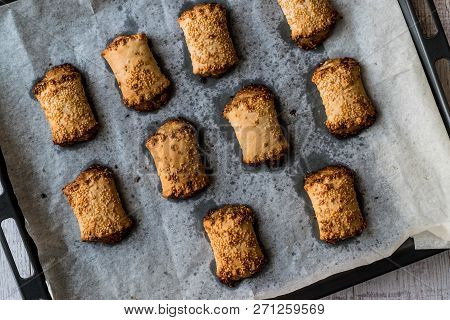 Pastries With Tahini And Sesame / Tahinli Corek