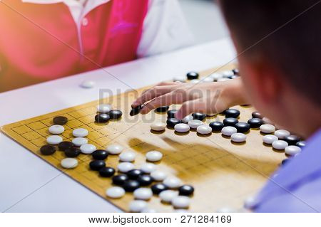 Chinese Go Games With Countdown Clock For Fighting.