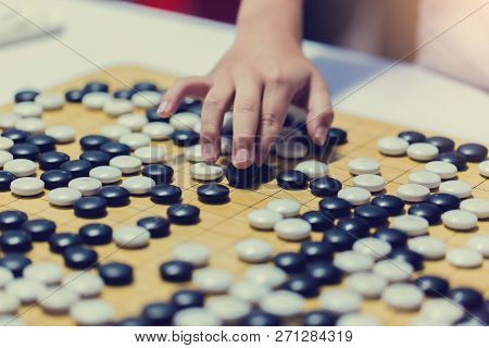 Chinese Go Games With Countdown Clock For Fighting.