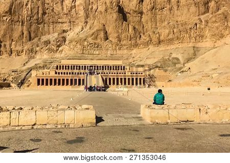 Giza Museum Complex, Egypt - 27 August 2017: Buildings And Columns Of Ancient Egyptian Megaliths. An