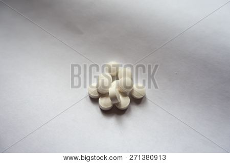 Dietary Supplement White Tablets (vitamin K2, Menaquinone)