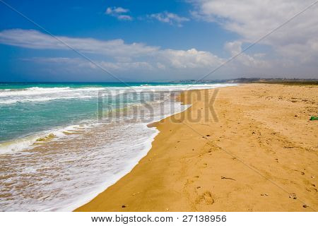 belle plage exotique en Méditerranée