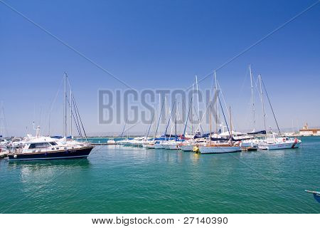 lodě dožadovat se opakování v marina