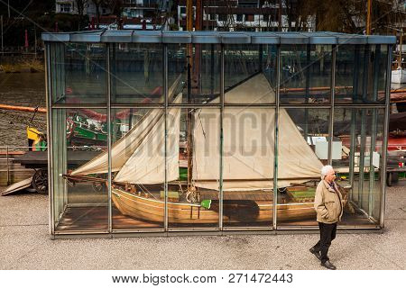 Hamburg, Germany - March, 2018: Neumuhlen Ferry Stop At The Banks Of Elbe River In Hamburg On A Cold