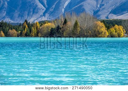 The Beautiful Lake Ruataniwha In Autumn Of South Island, New Zealand.
