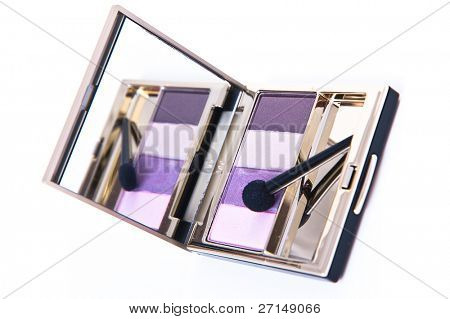 sombras conjunto com pincel sobre fundo branco