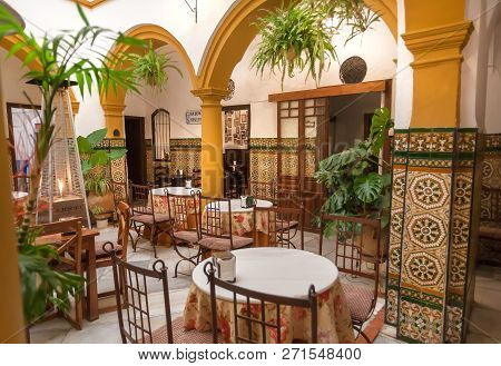Cordoba, Spaine - Nov 18: Traditional Tapas Bar Or Restaurant With Wintage Decoration And Andalusian