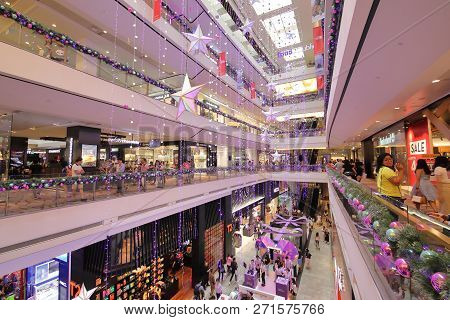 Singapore - November 17, 2018: Unidentified People Visit 313summerset Shopping Mall In Orchard Road 
