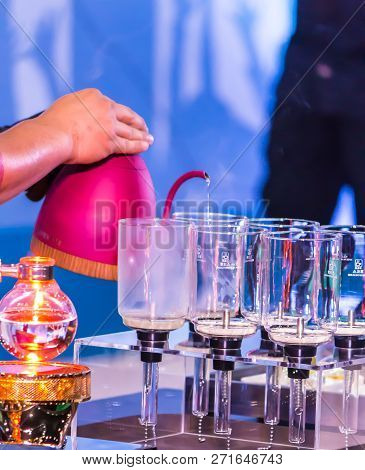 Showcase Syphon Coffee Maker By Syphonist.