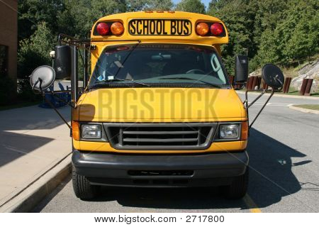 Malá žlutá škola Van & malý autobus