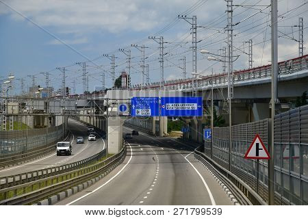 Sochi, Russia - June 2 2018. Road A-147 With A Road Sign Direction To The Airport And The Center Of 