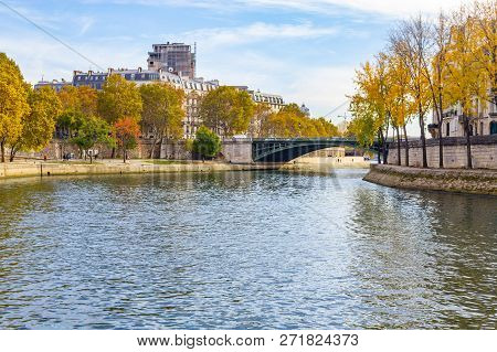 Bridge Over Sena River