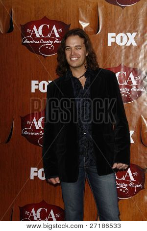 LOS ANGELES - DEC 5: Lucas Hoge dorazí na americké Country Awards 2011 v MGM Grand Garden jsou