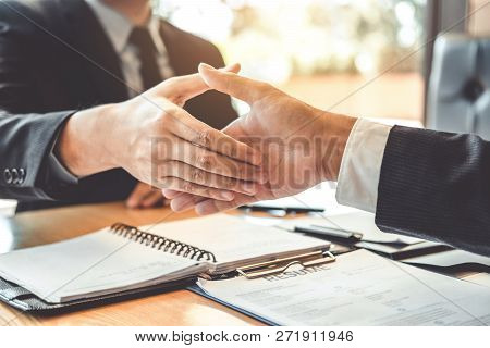 Business People Greeting New Colleagues While Job Interviewing Shaking Hands Meeting Planning After
