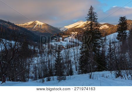 Sunrise Morning Winter Scenery Picturesque Alp Mountain Ridge (ukraine, Carpathian Mountains, Chorno
