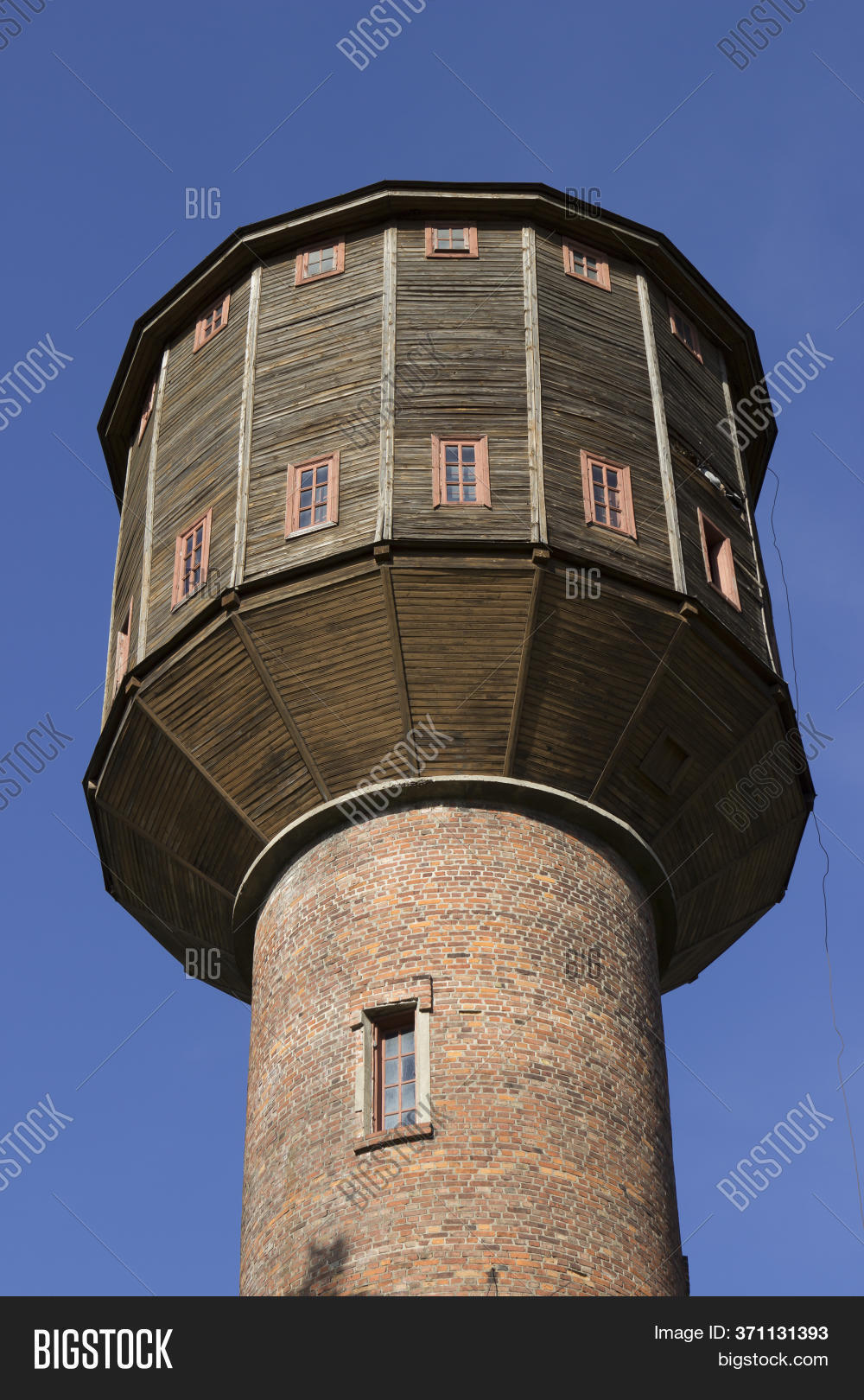 Old Wooden Water Tower Image & Photo (Free Trial) | Bigstock