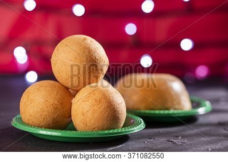 Natilla Y Buñuelos, Colombian Christmas Cuisine. Text Space