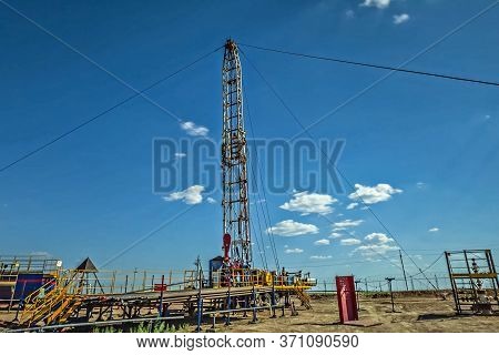 Drilling Rig For Oil Well Drilling. Equipment For Drilling An Oil And Gas Well.